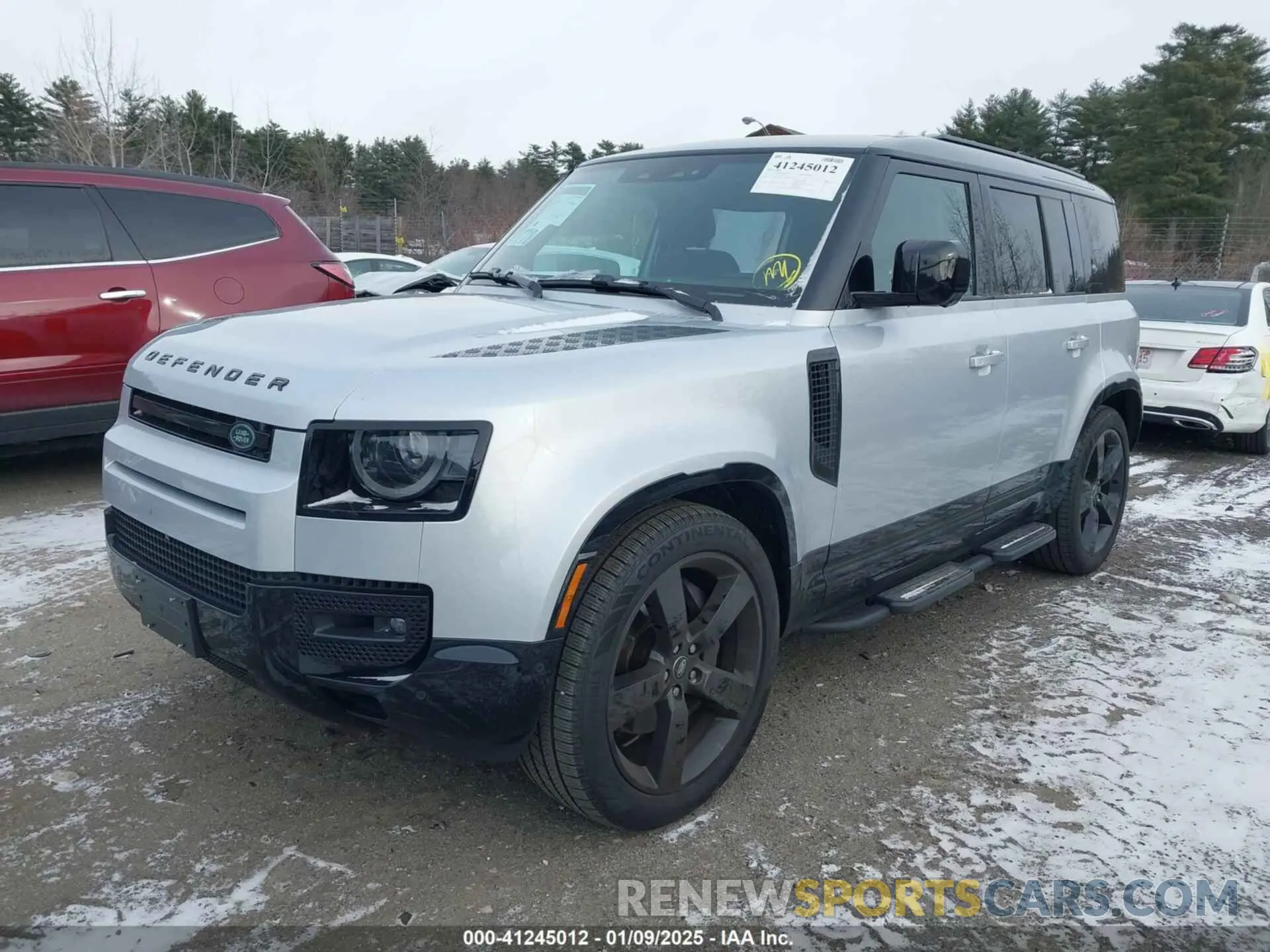 2 Photograph of a damaged car SALE27EU8R2335683 LAND ROVER DEFENDER 2024