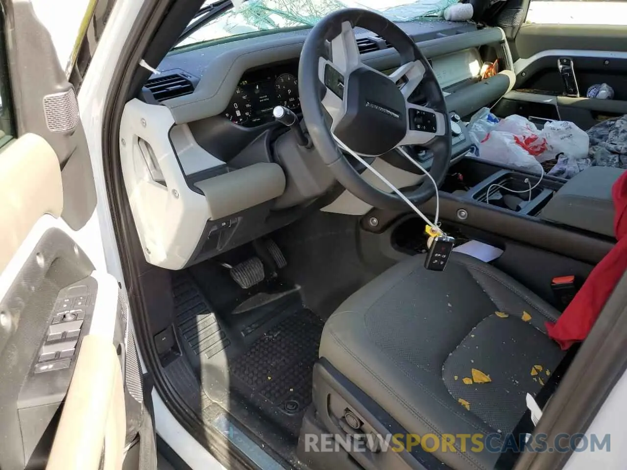 8 Photograph of a damaged car SALE27EUXR2245788 LAND ROVER DEFENDER 2024