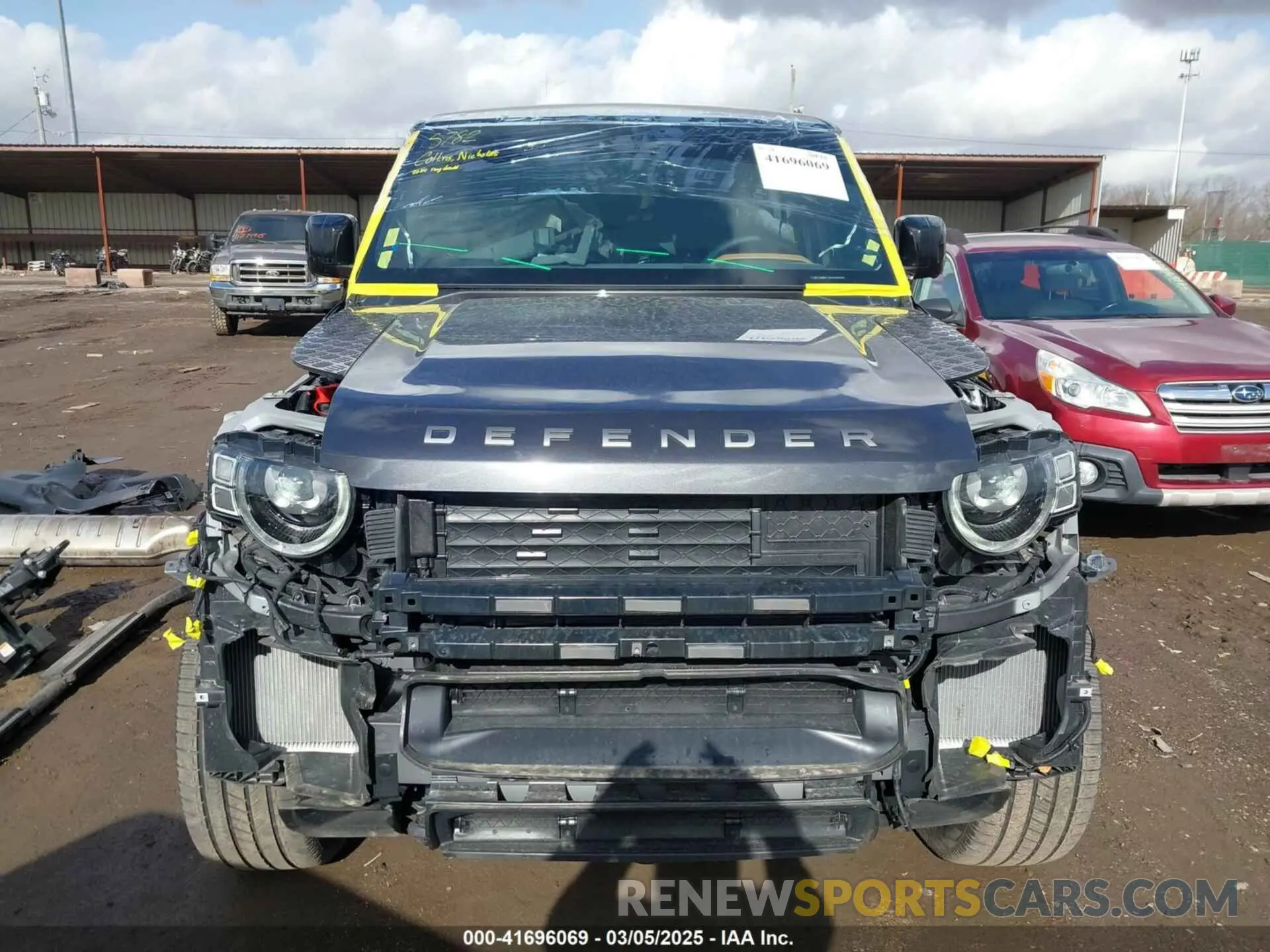 13 Photograph of a damaged car SALE2FEU2R2354935 LAND ROVER DEFENDER 2024