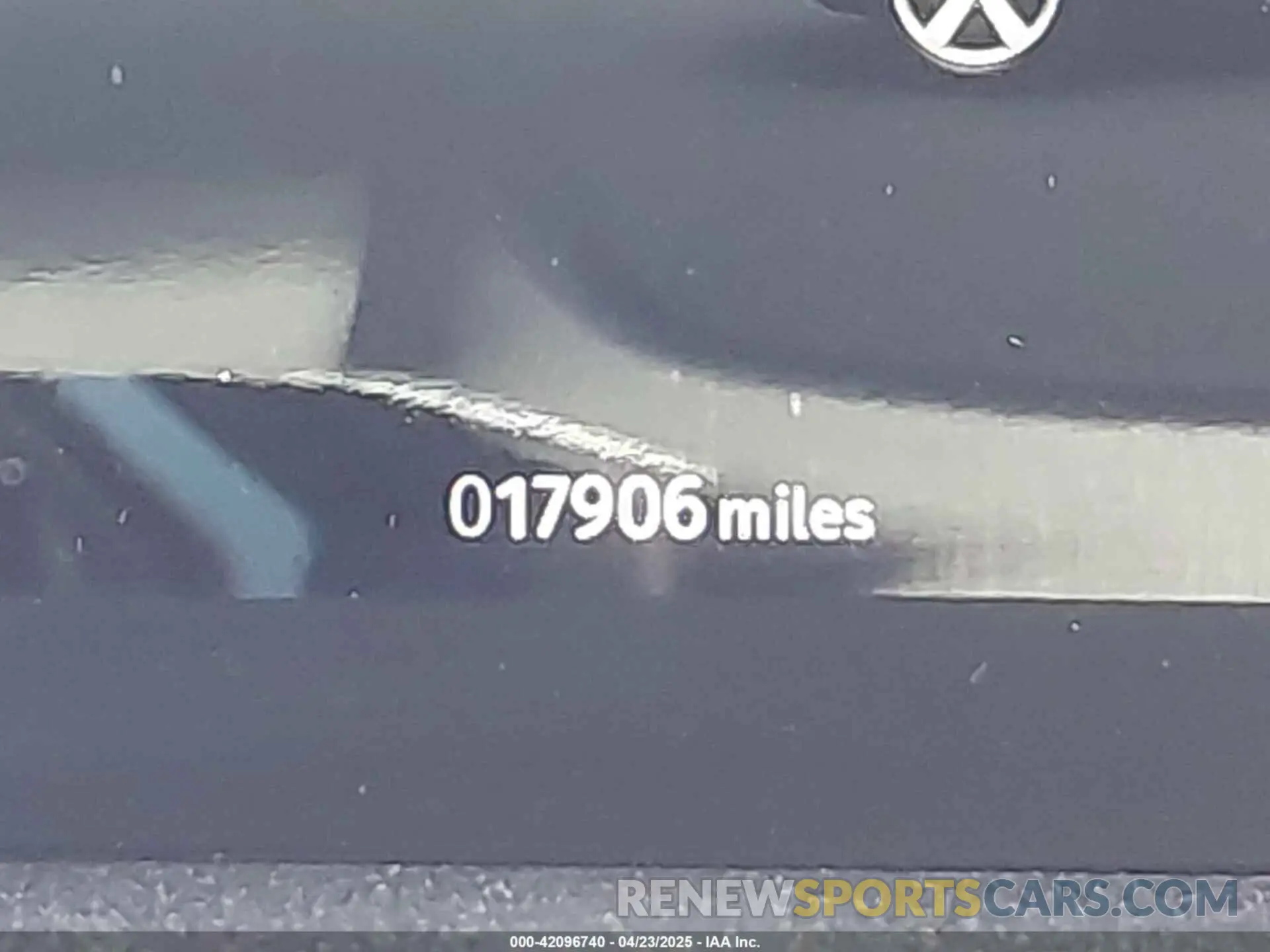 15 Photograph of a damaged car SALEJ7EU4R2244946 LAND ROVER DEFENDER 2024