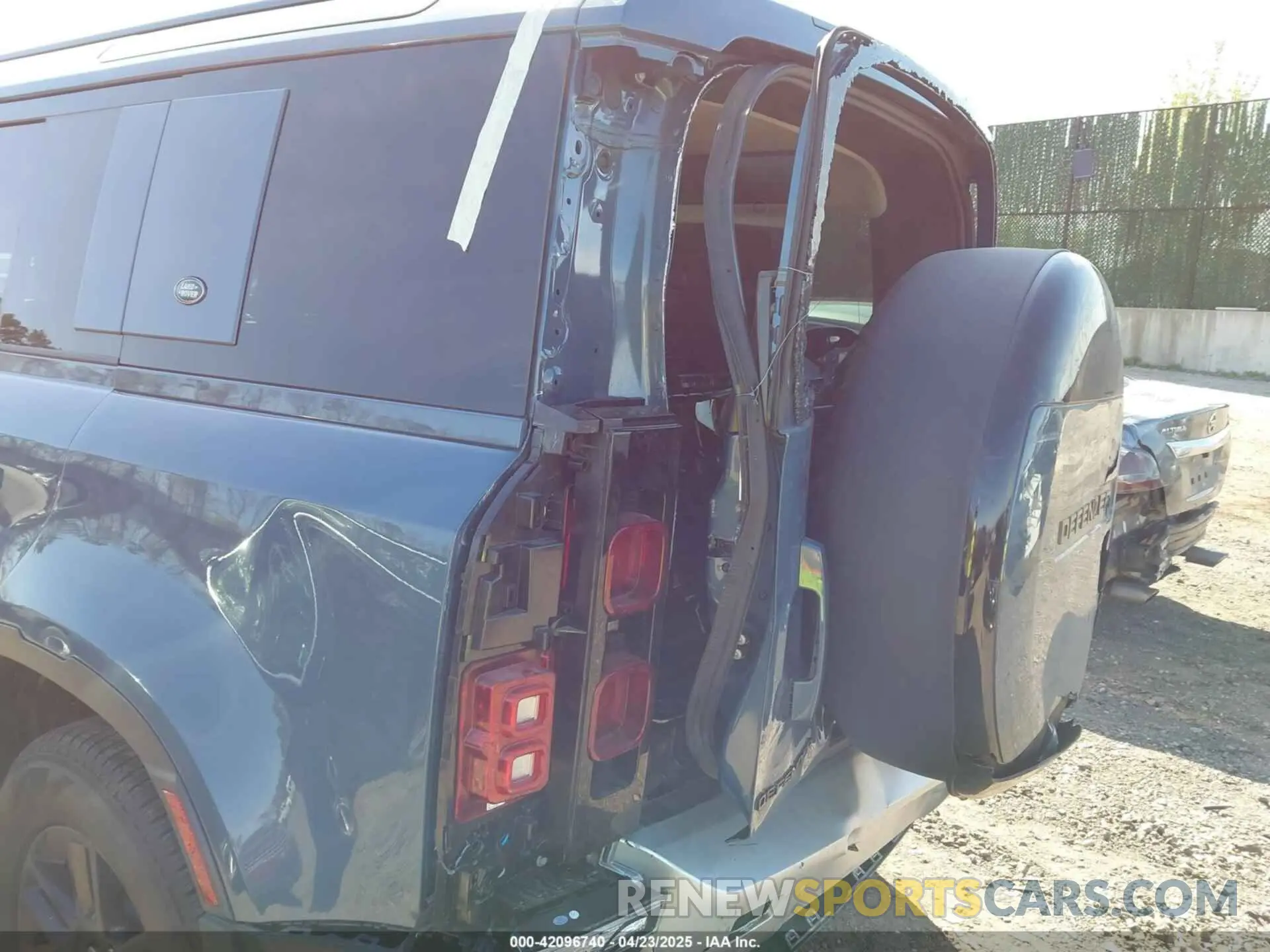 18 Photograph of a damaged car SALEJ7EU4R2244946 LAND ROVER DEFENDER 2024