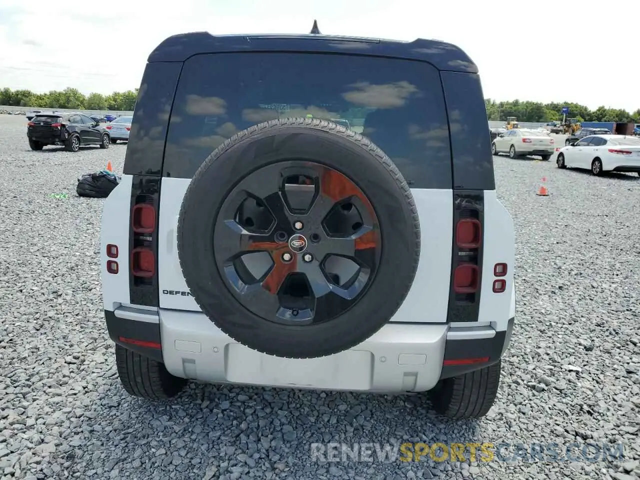 6 Photograph of a damaged car SALEJ7EX2R2297333 LAND ROVER DEFENDER 2024