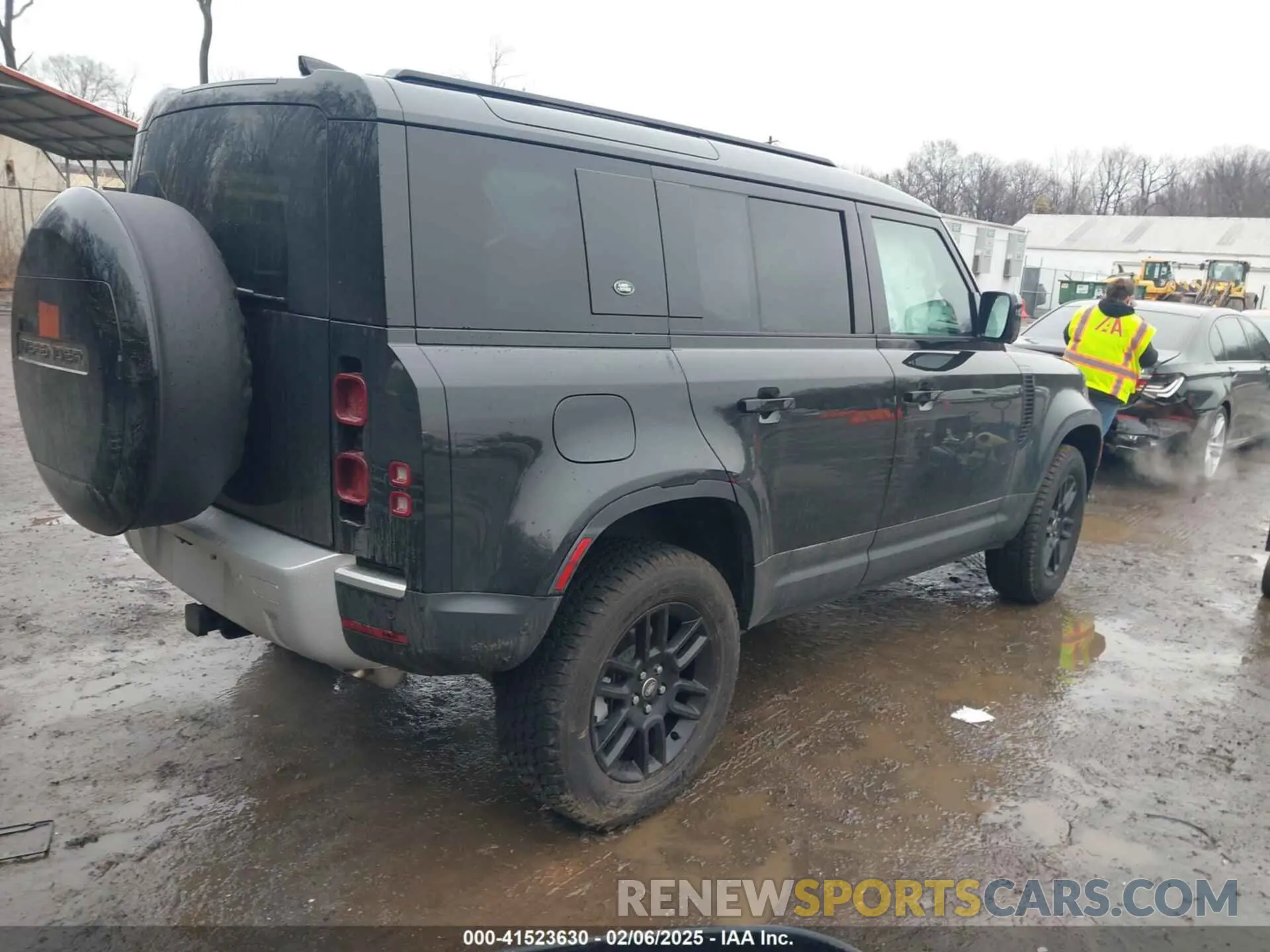 4 Photograph of a damaged car SALEJ7EX6R2340538 LAND ROVER DEFENDER 2024