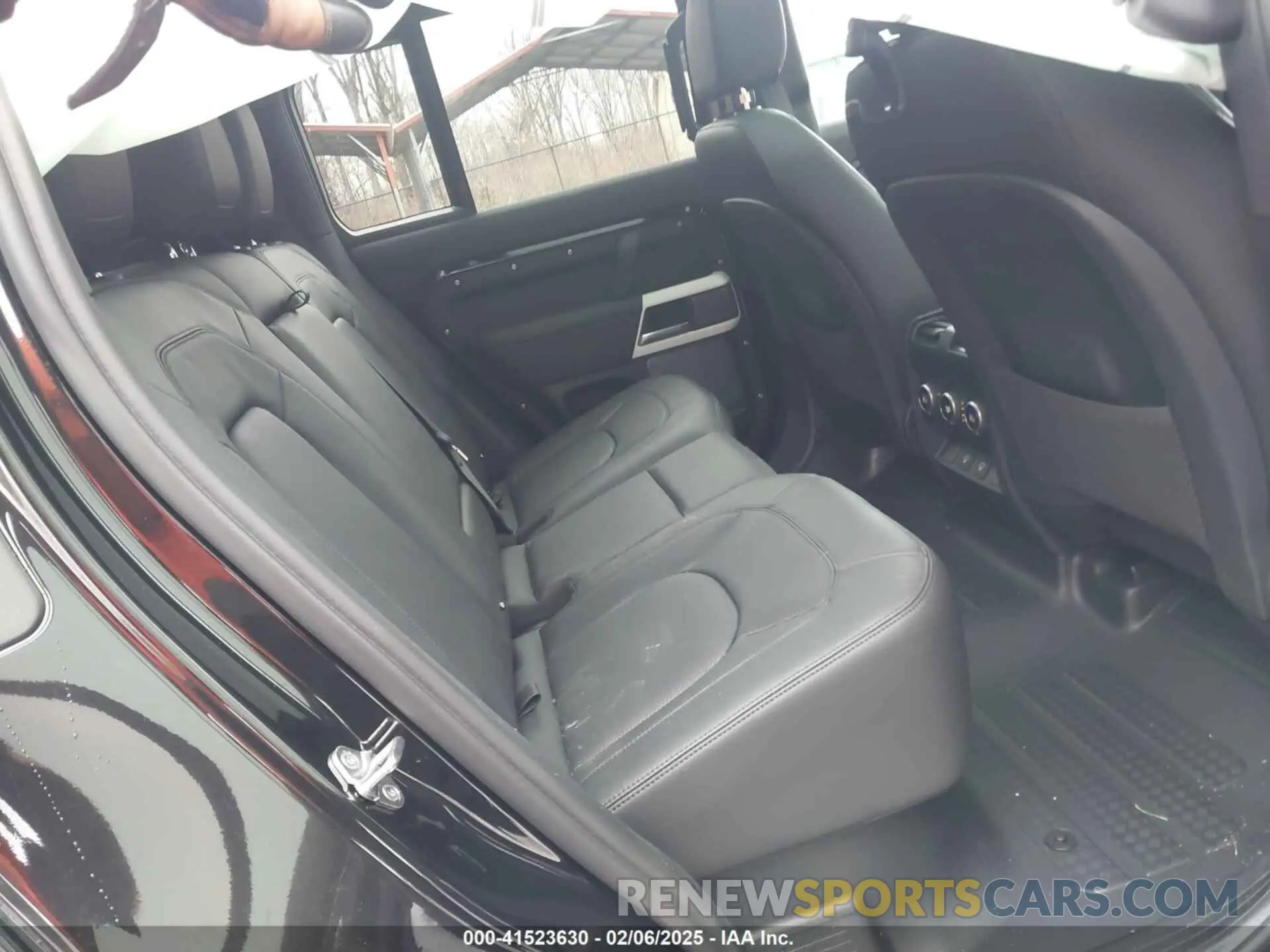 8 Photograph of a damaged car SALEJ7EX6R2340538 LAND ROVER DEFENDER 2024