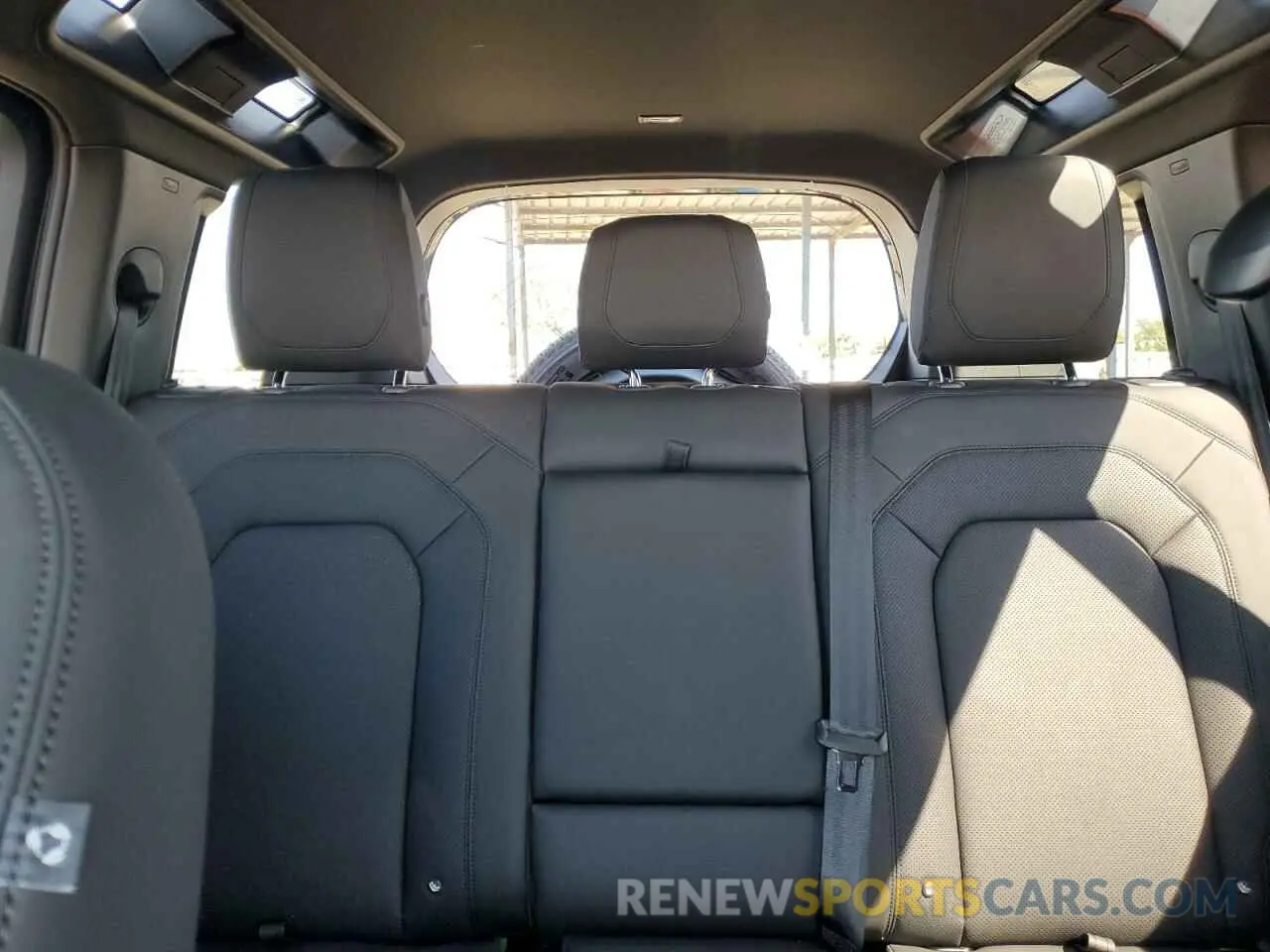 10 Photograph of a damaged car SALEJ7EX6R2346758 LAND ROVER DEFENDER 2024