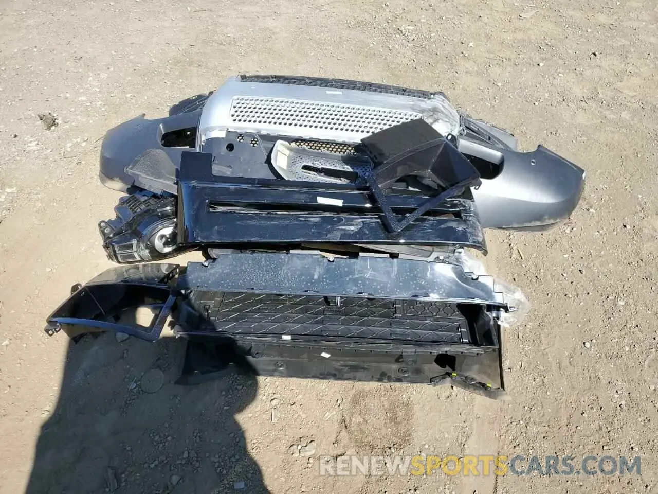 13 Photograph of a damaged car SALEJ7EX6R2346758 LAND ROVER DEFENDER 2024