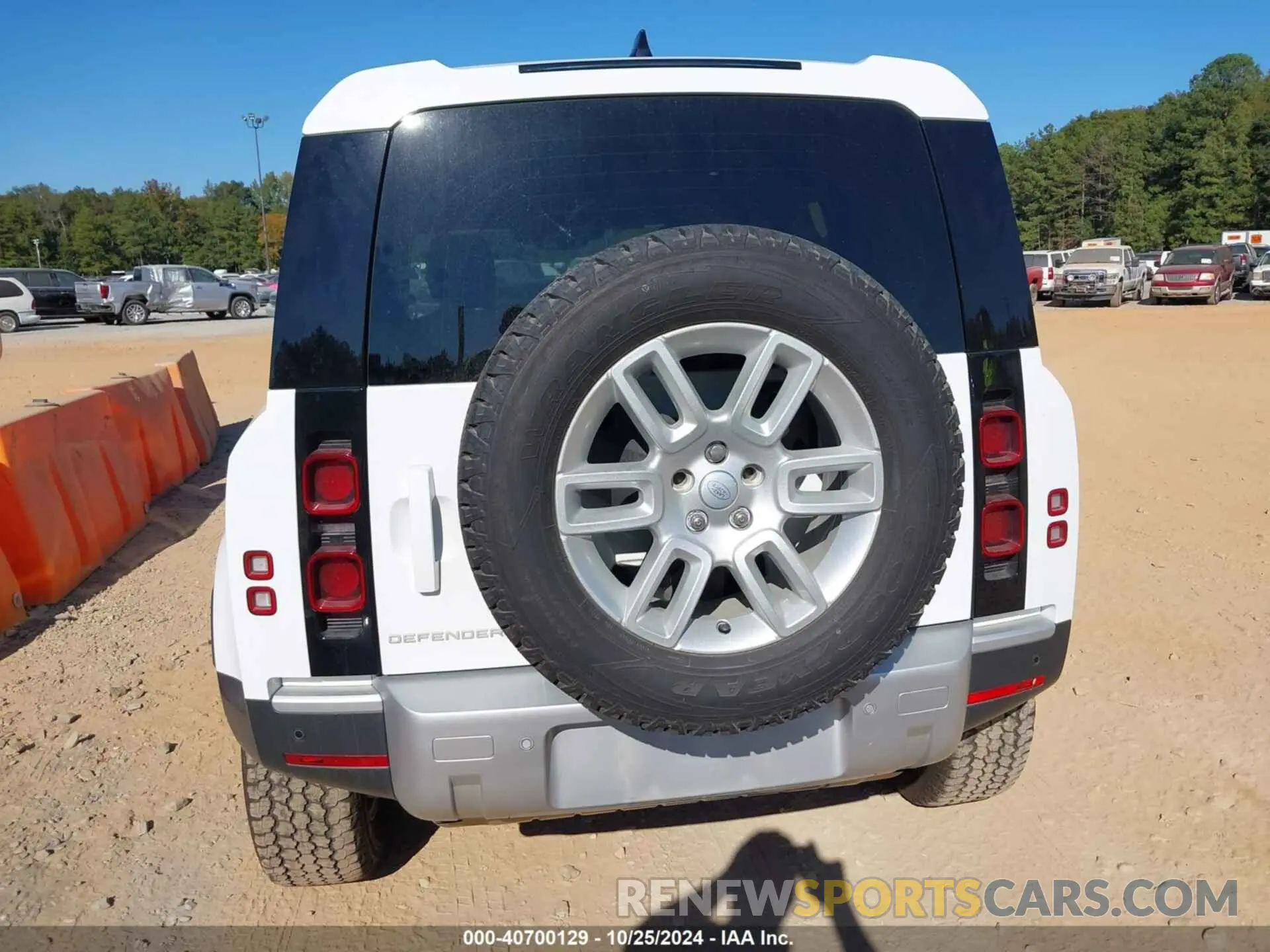 16 Photograph of a damaged car SALEJ7EX7R2288207 LAND ROVER DEFENDER 2024