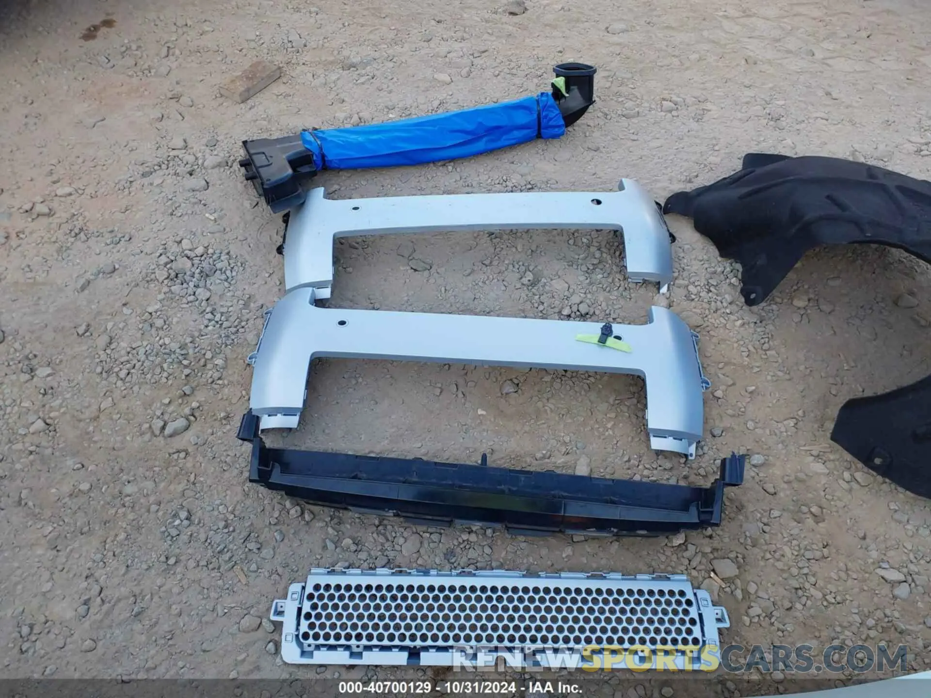 17 Photograph of a damaged car SALEJ7EX7R2288207 LAND ROVER DEFENDER 2024