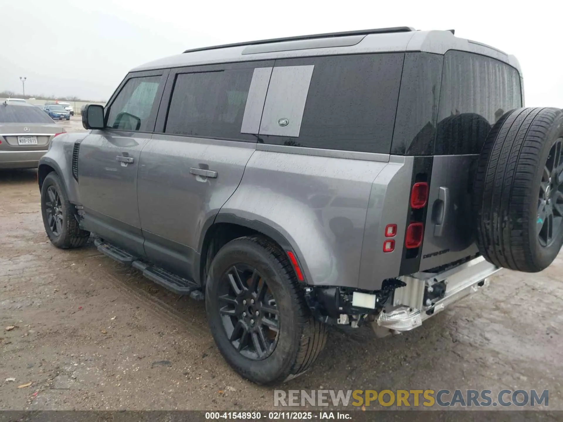 3 Photograph of a damaged car SALEJEEU9R2312923 LAND ROVER DEFENDER 2024