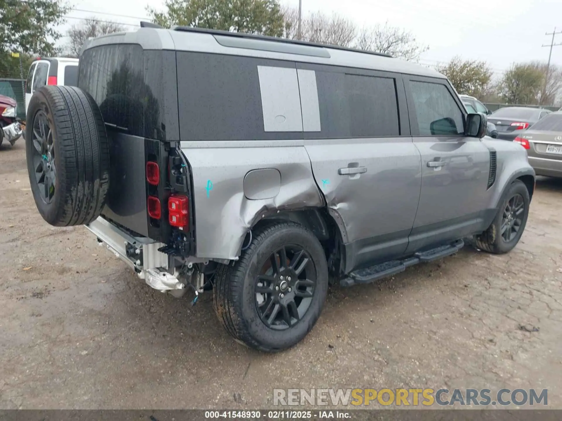 4 Photograph of a damaged car SALEJEEU9R2312923 LAND ROVER DEFENDER 2024