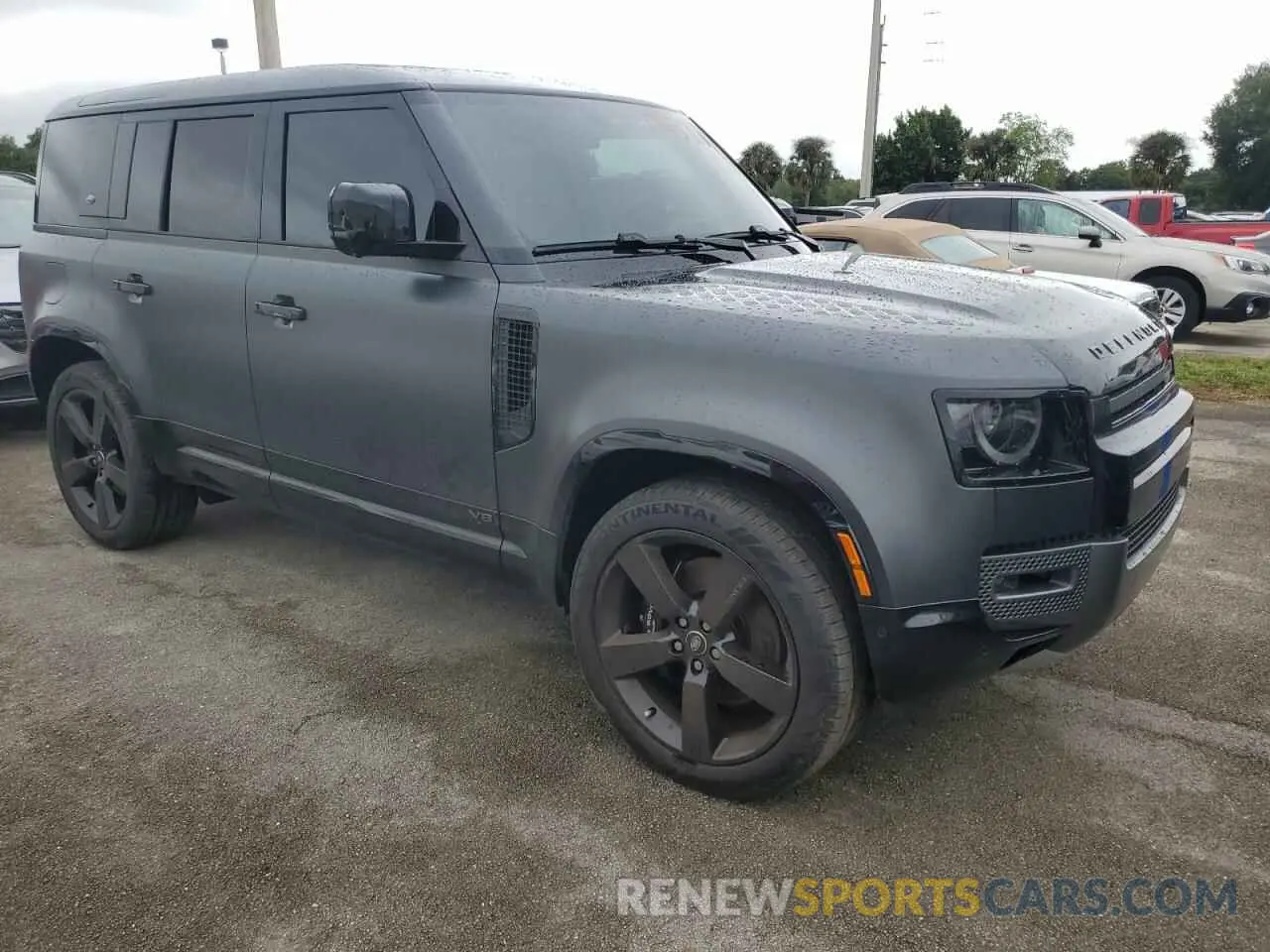 4 Photograph of a damaged car SALEWEEE4R2330773 LAND ROVER DEFENDER 2024