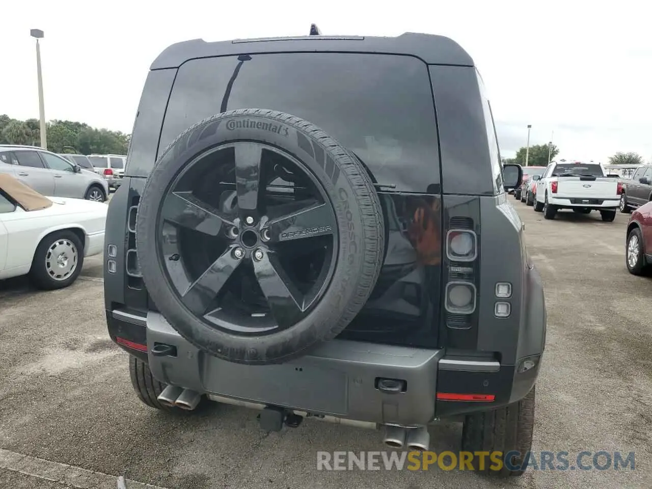 6 Photograph of a damaged car SALEWEEE4R2330773 LAND ROVER DEFENDER 2024