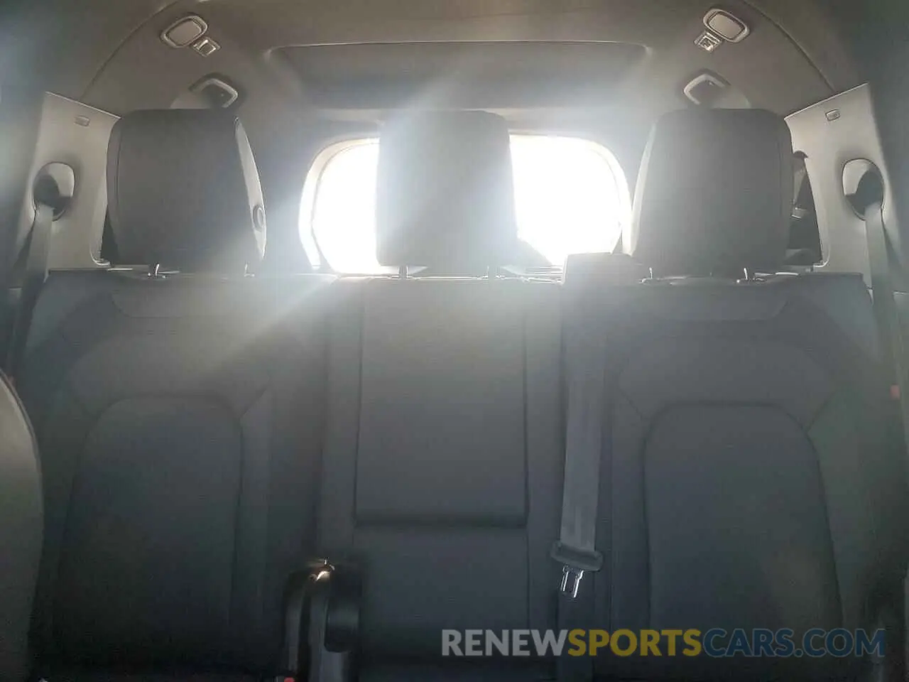 10 Photograph of a damaged car SALEWFEU8R2294020 LAND ROVER DEFENDER 2024
