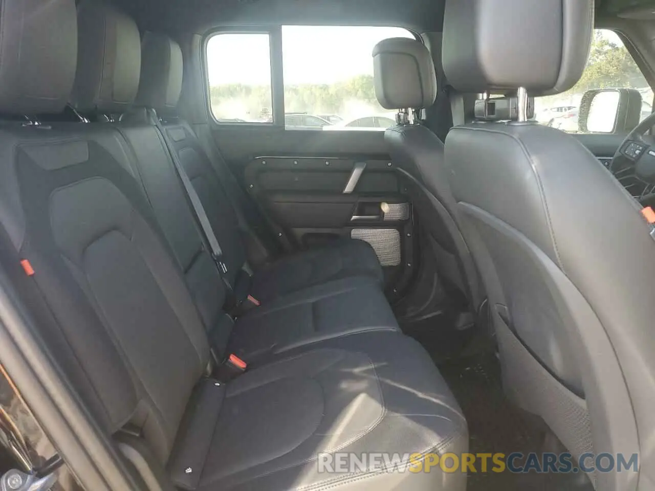 11 Photograph of a damaged car SALEWFEU8R2294020 LAND ROVER DEFENDER 2024