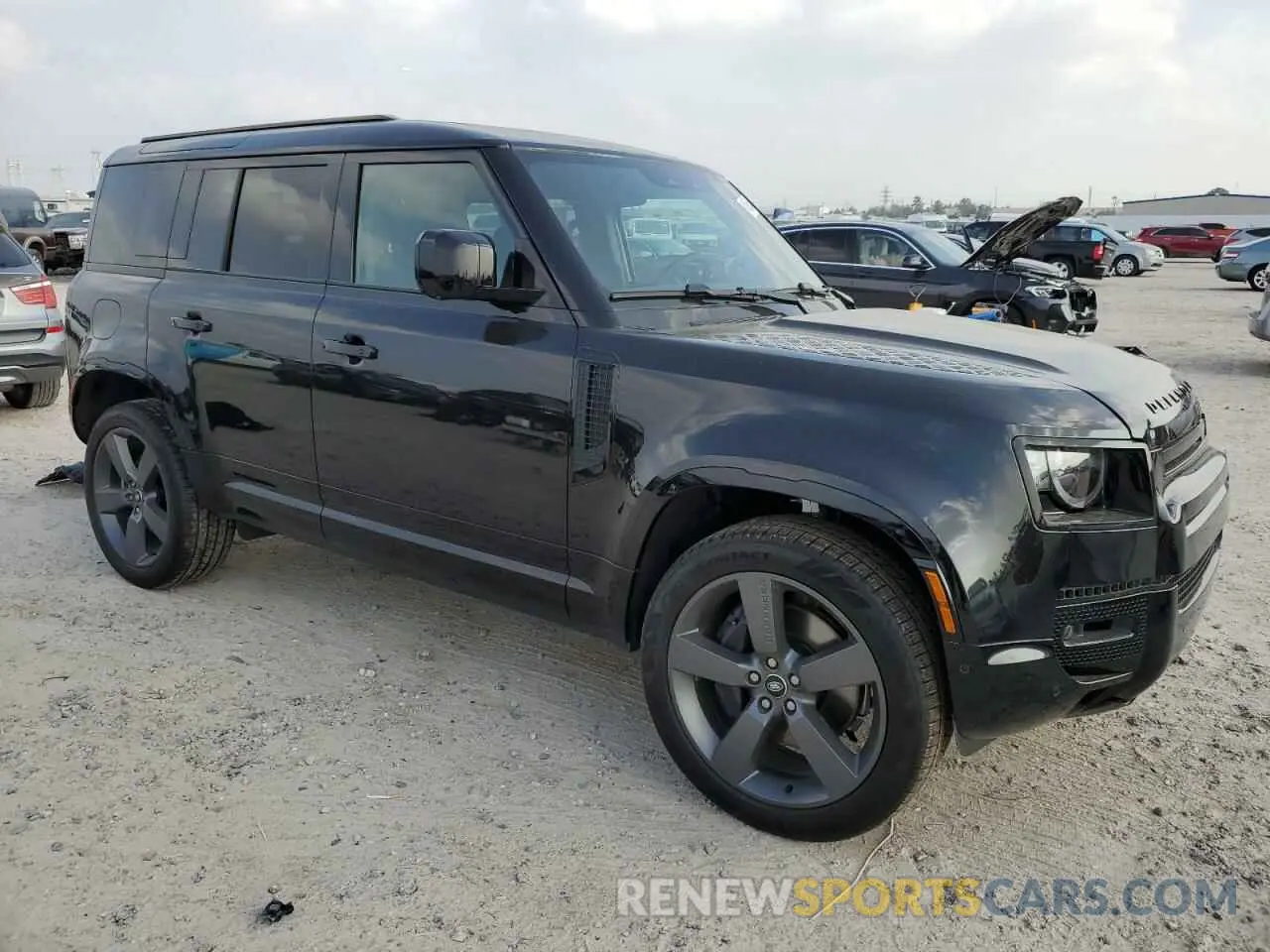 4 Photograph of a damaged car SALE27EU5S2387925 LAND ROVER DEFENDER 2025