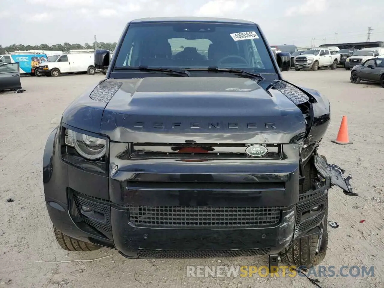 5 Photograph of a damaged car SALE27EU5S2387925 LAND ROVER DEFENDER 2025