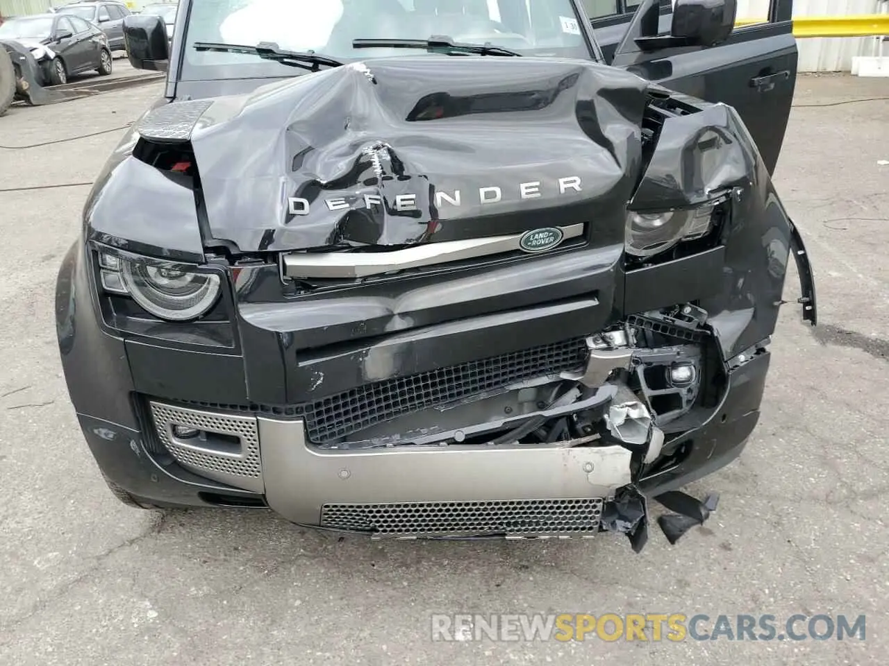 14 Photograph of a damaged car SALE27EU9S2396515 LAND ROVER DEFENDER 2025
