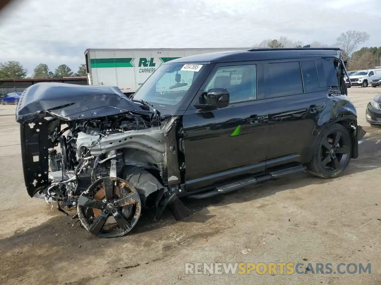 1 Photograph of a damaged car SALE27EU9S2402944 LAND ROVER DEFENDER 2025