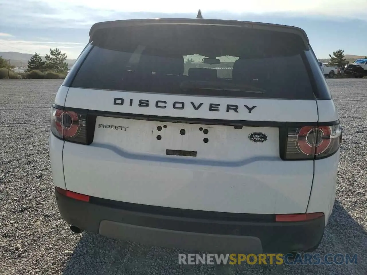 6 Photograph of a damaged car SALCP2FX0KH783410 LAND ROVER DISCOVERY 2019