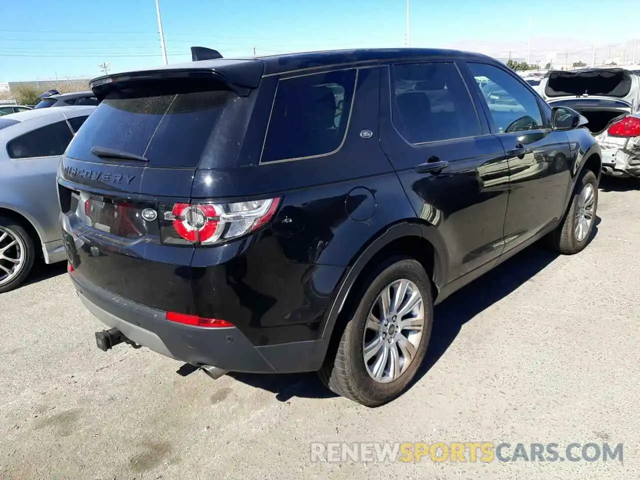 4 Photograph of a damaged car SALCP2FX0KH786615 LAND ROVER DISCOVERY 2019