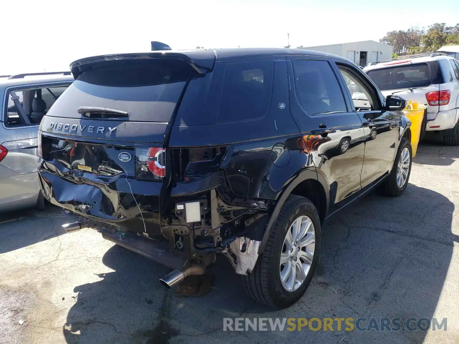 4 Photograph of a damaged car SALCP2FX1KH802305 LAND ROVER DISCOVERY 2019