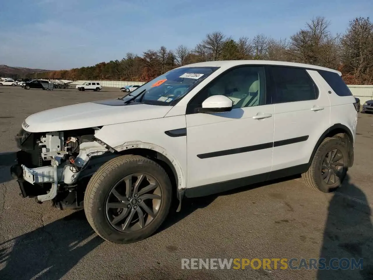 1 Photograph of a damaged car SALCP2FX1KH814020 LAND ROVER DISCOVERY 2019