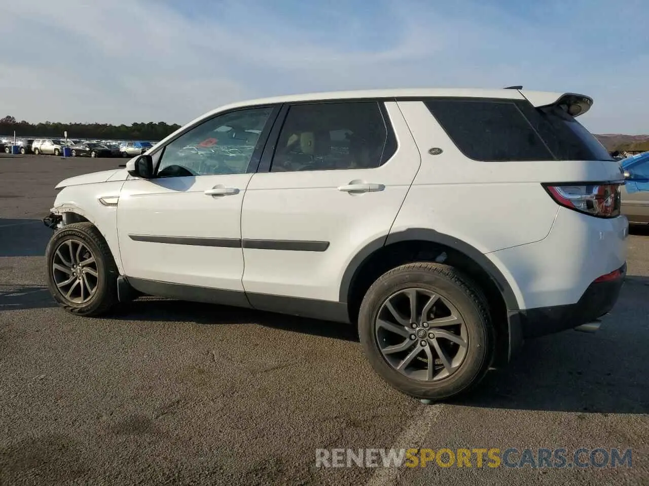 2 Photograph of a damaged car SALCP2FX1KH814020 LAND ROVER DISCOVERY 2019