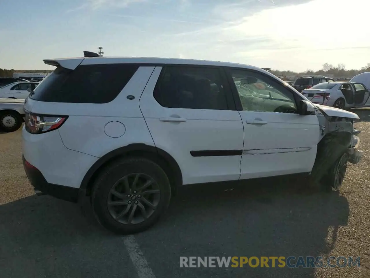 3 Photograph of a damaged car SALCP2FX1KH814020 LAND ROVER DISCOVERY 2019