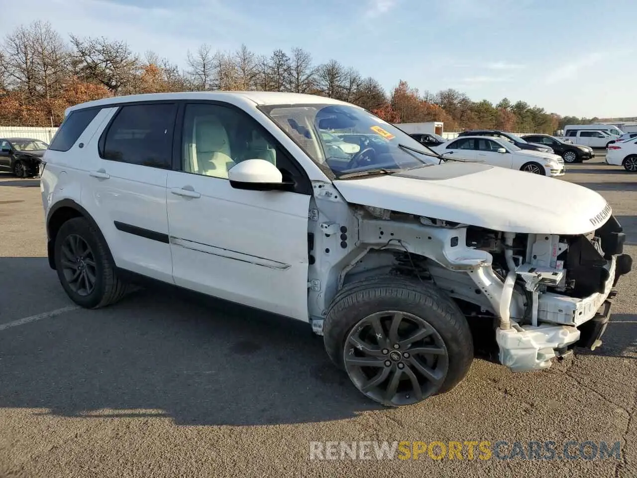 4 Photograph of a damaged car SALCP2FX1KH814020 LAND ROVER DISCOVERY 2019