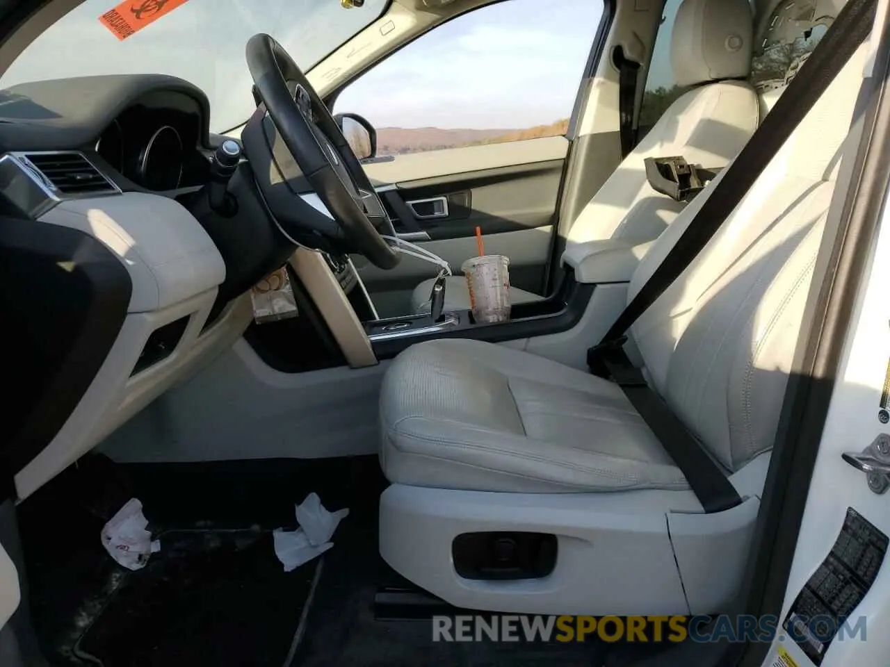 7 Photograph of a damaged car SALCP2FX1KH814020 LAND ROVER DISCOVERY 2019