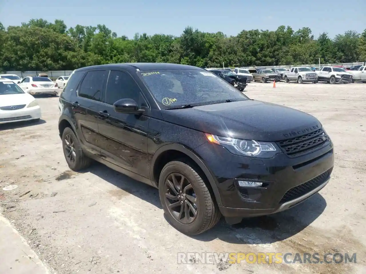 1 Photograph of a damaged car SALCP2FX2KH801549 LAND ROVER DISCOVERY 2019