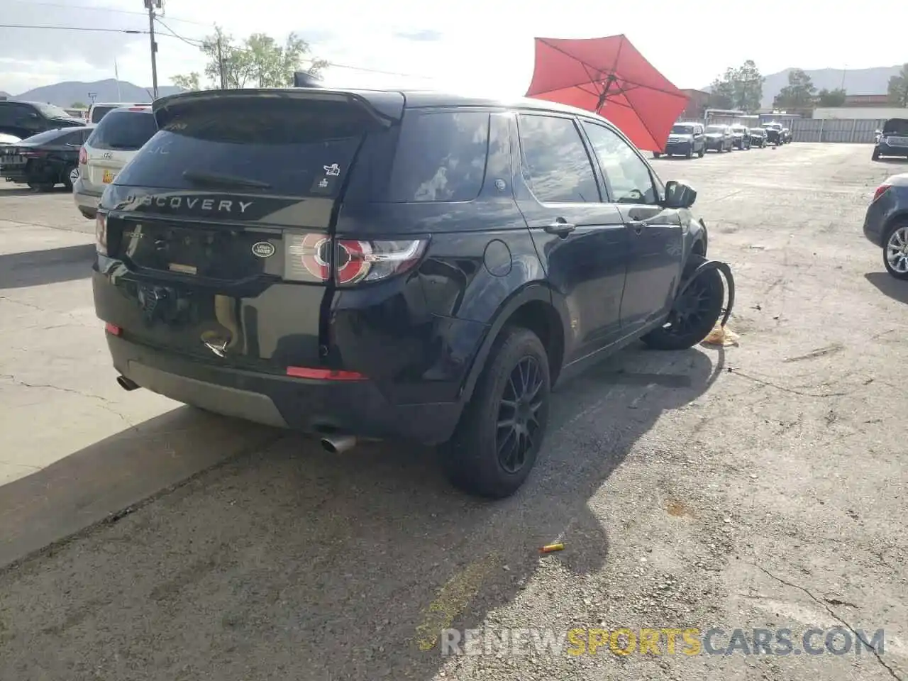 4 Photograph of a damaged car SALCP2FX3KH783305 LAND ROVER DISCOVERY 2019