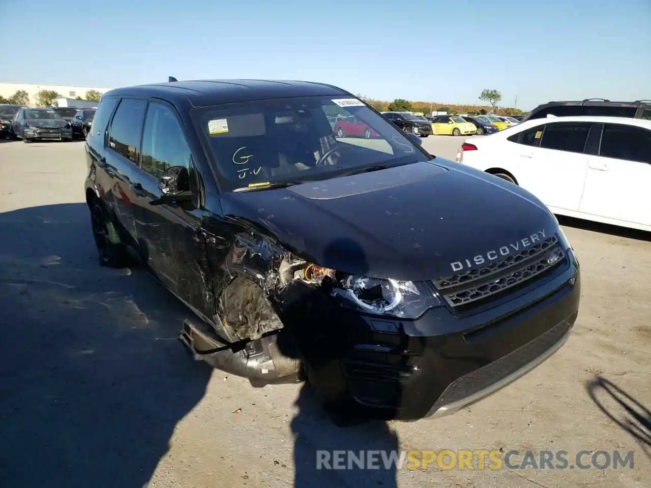 1 Photograph of a damaged car SALCP2FX3KH785989 LAND ROVER DISCOVERY 2019