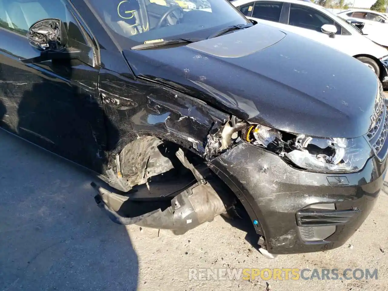 9 Photograph of a damaged car SALCP2FX3KH785989 LAND ROVER DISCOVERY 2019