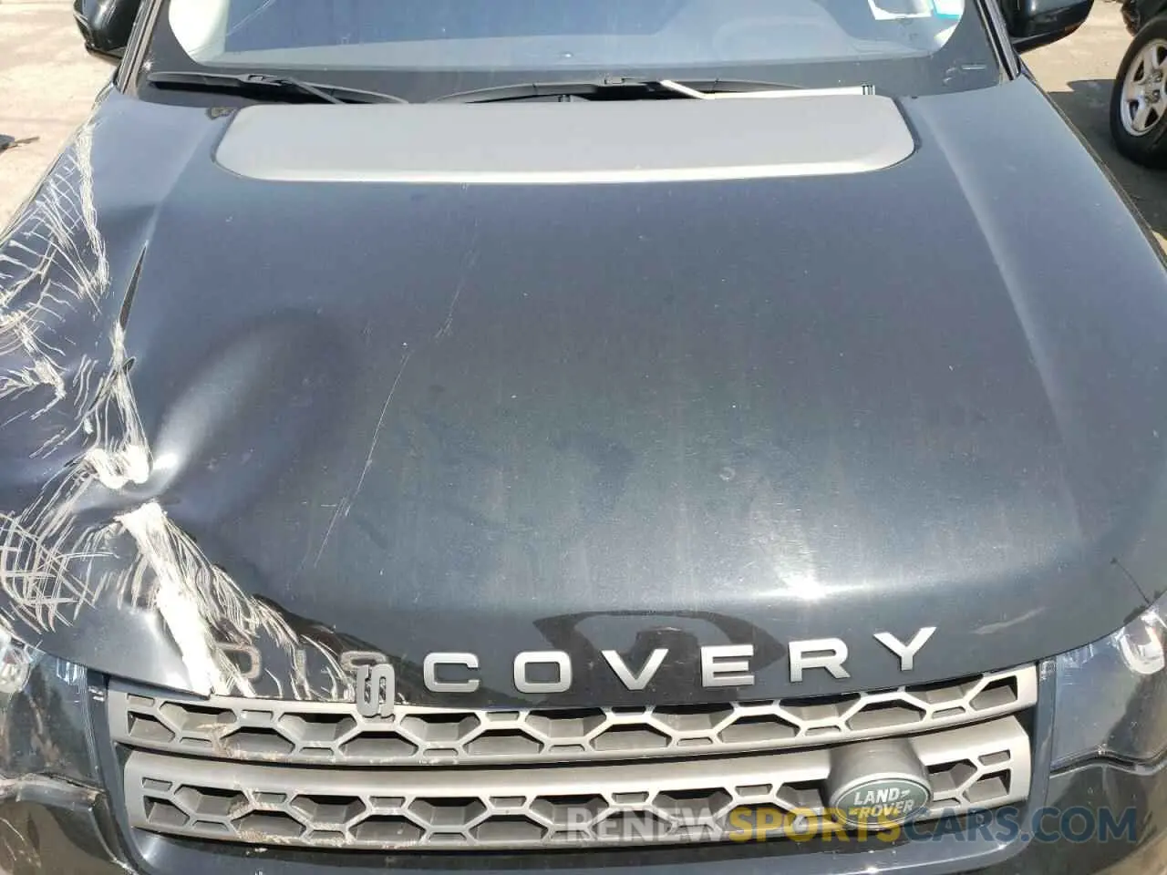 12 Photograph of a damaged car SALCP2FX3KH806985 LAND ROVER DISCOVERY 2019