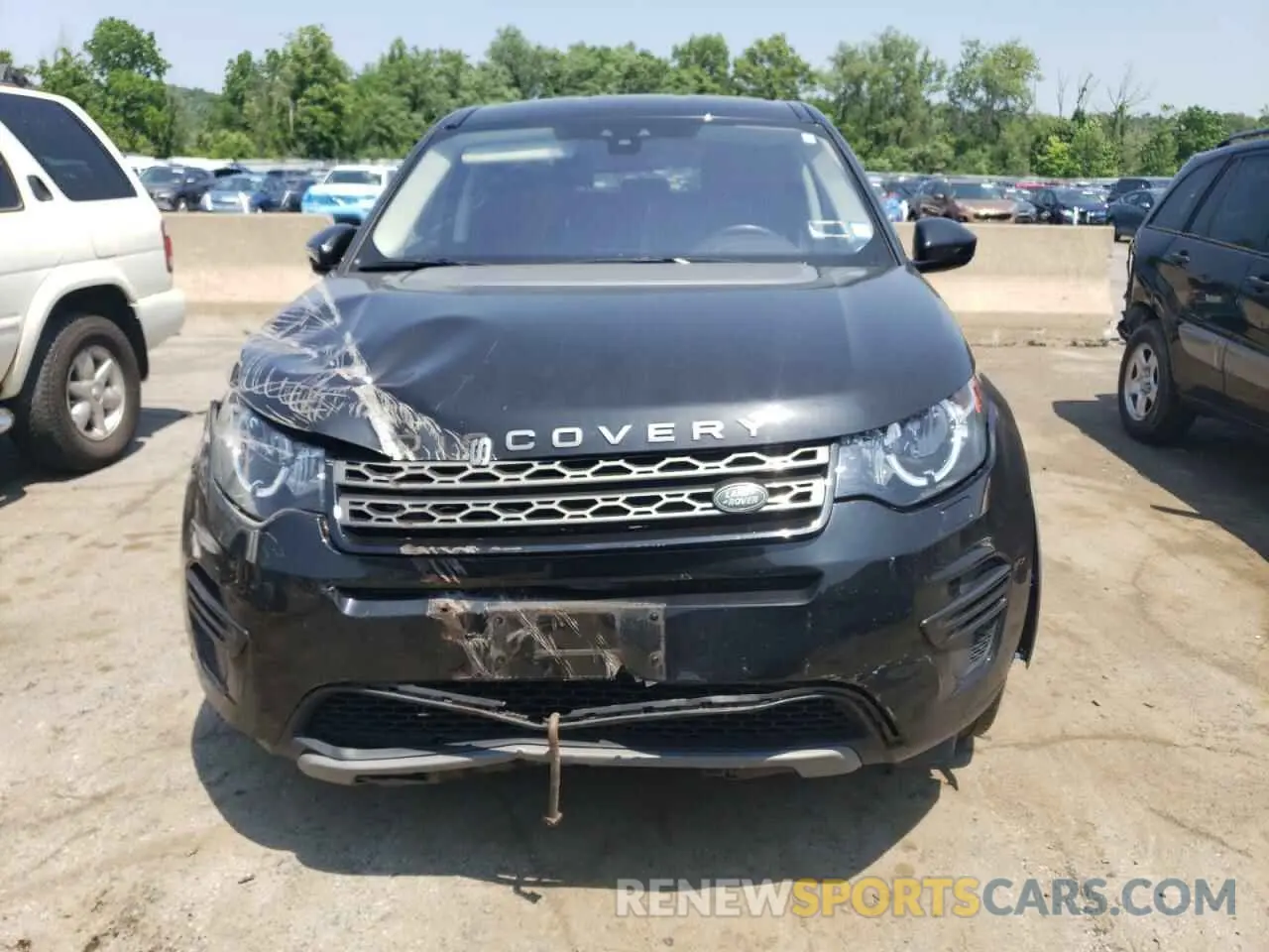 5 Photograph of a damaged car SALCP2FX3KH806985 LAND ROVER DISCOVERY 2019