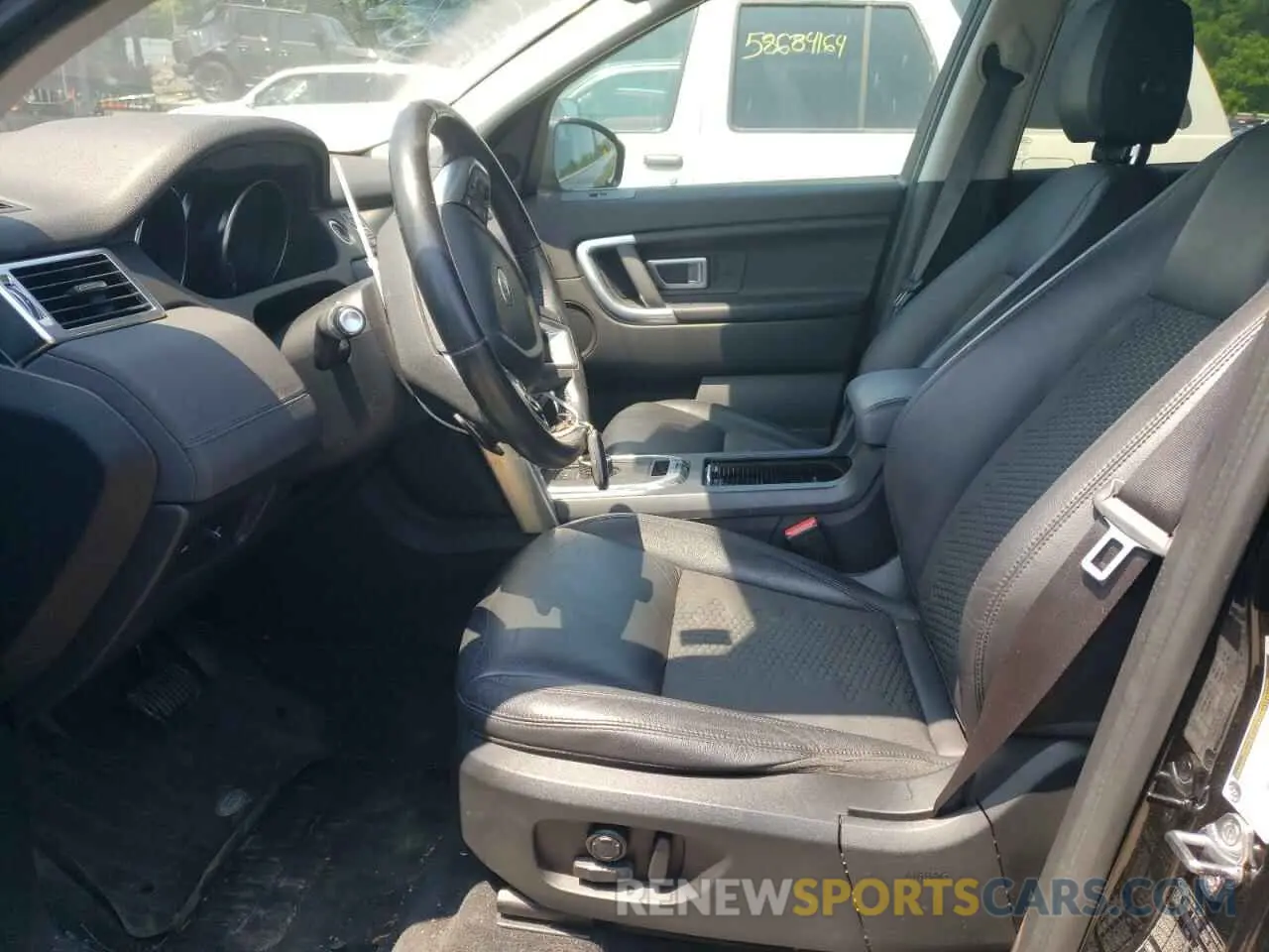 7 Photograph of a damaged car SALCP2FX3KH806985 LAND ROVER DISCOVERY 2019