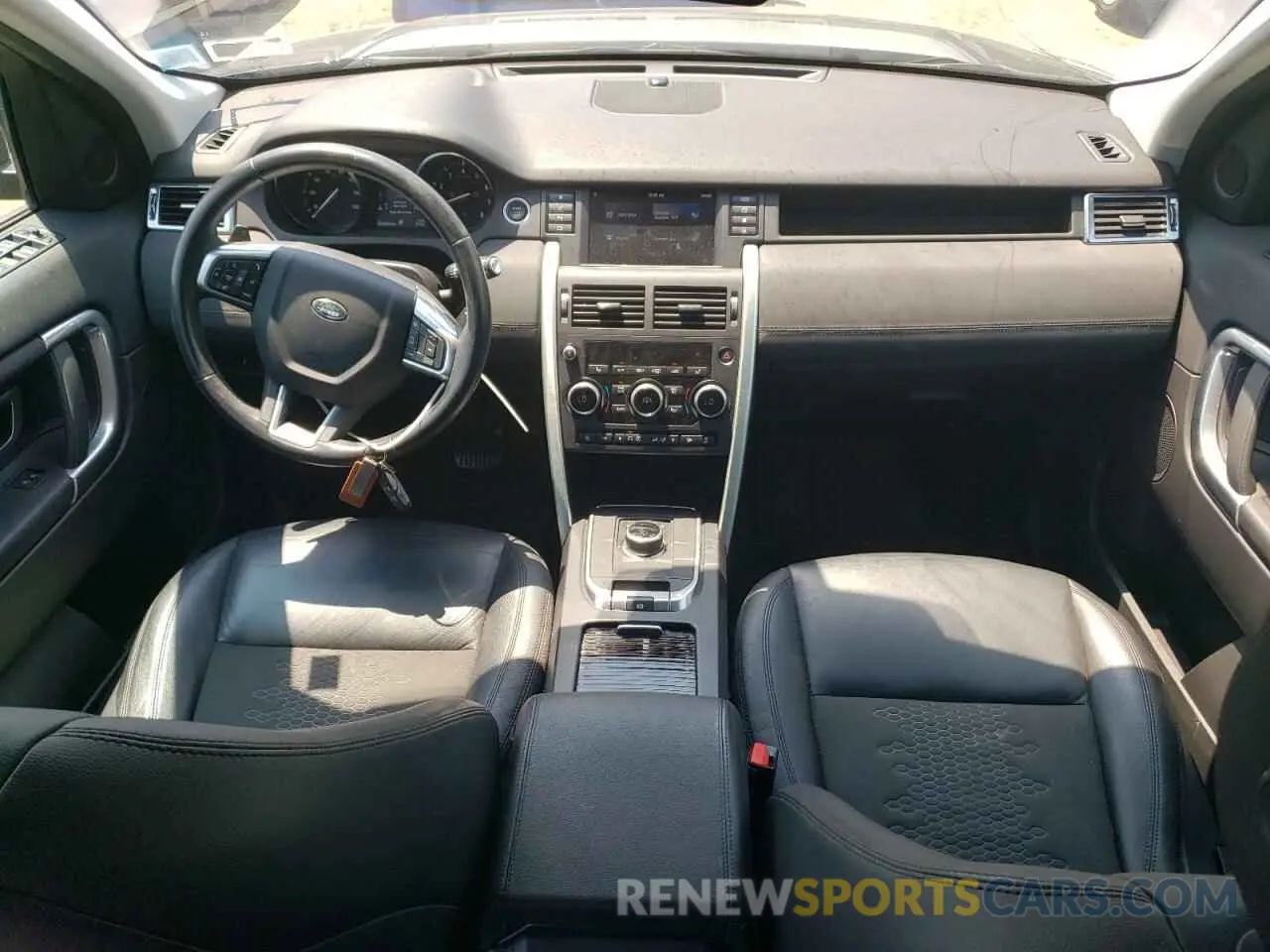 8 Photograph of a damaged car SALCP2FX3KH806985 LAND ROVER DISCOVERY 2019