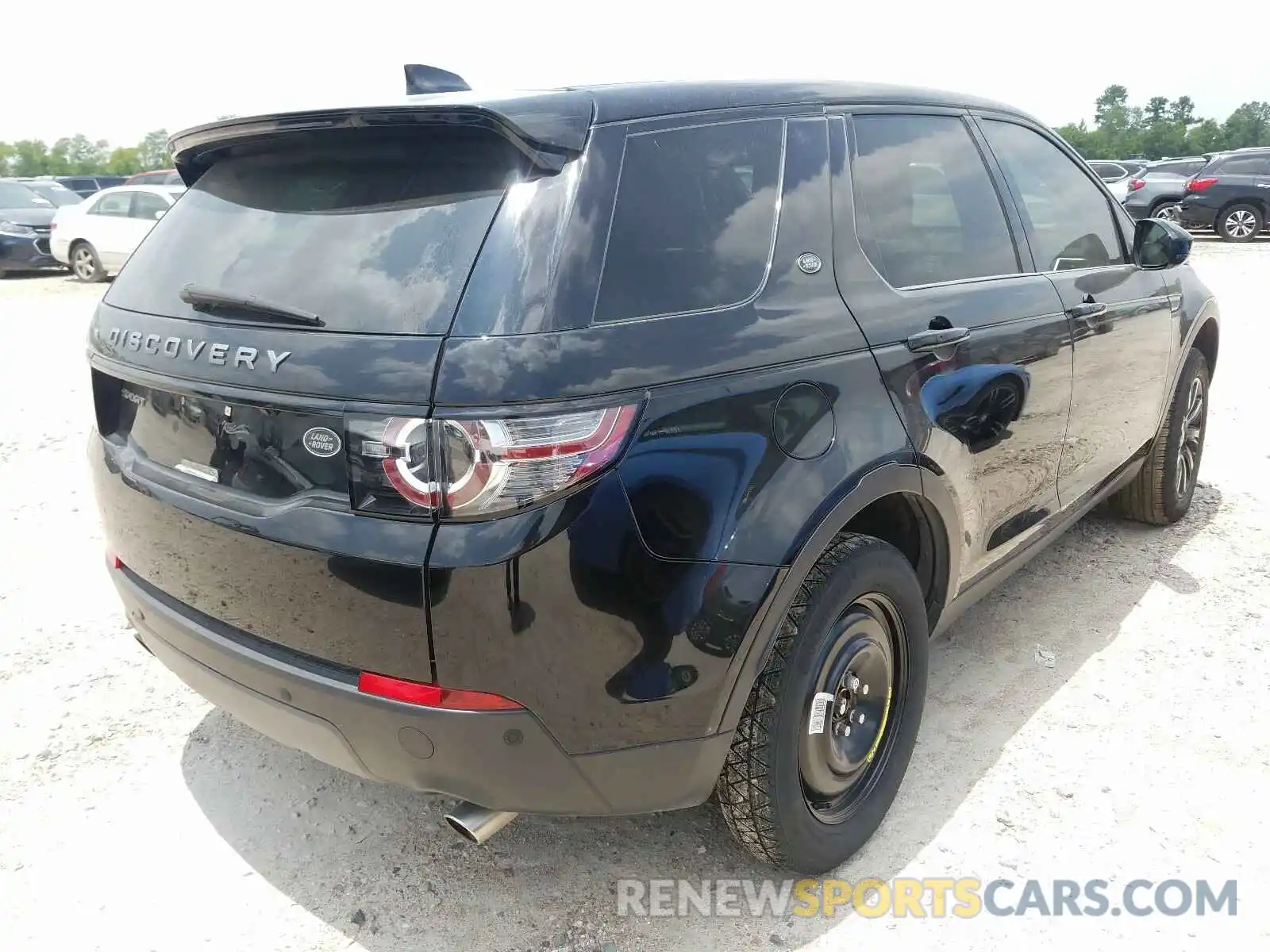 4 Photograph of a damaged car SALCP2FX4KH807885 LAND ROVER DISCOVERY 2019