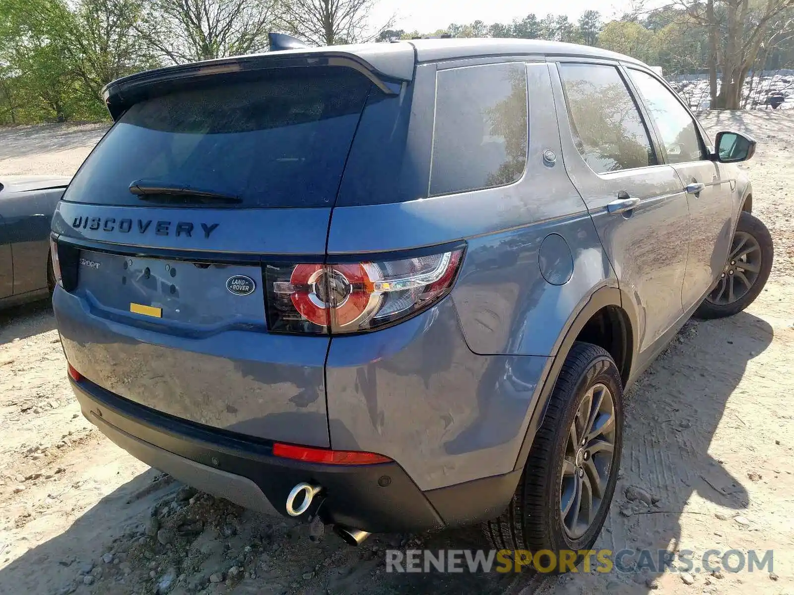 4 Photograph of a damaged car SALCP2FX4KH809300 LAND ROVER DISCOVERY 2019