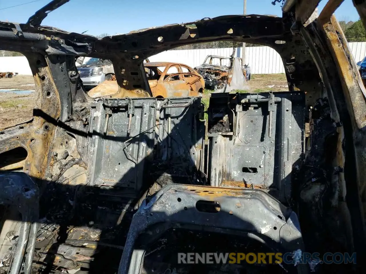 10 Photograph of a damaged car SALCP2FX4KH819471 LAND ROVER DISCOVERY 2019