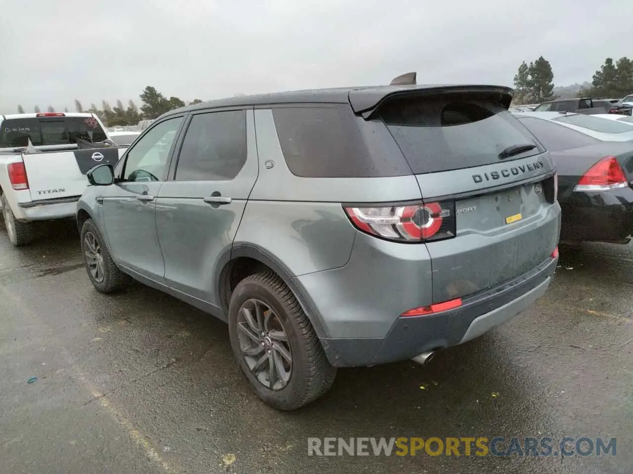 2 Photograph of a damaged car SALCP2FX5KH811489 LAND ROVER DISCOVERY 2019