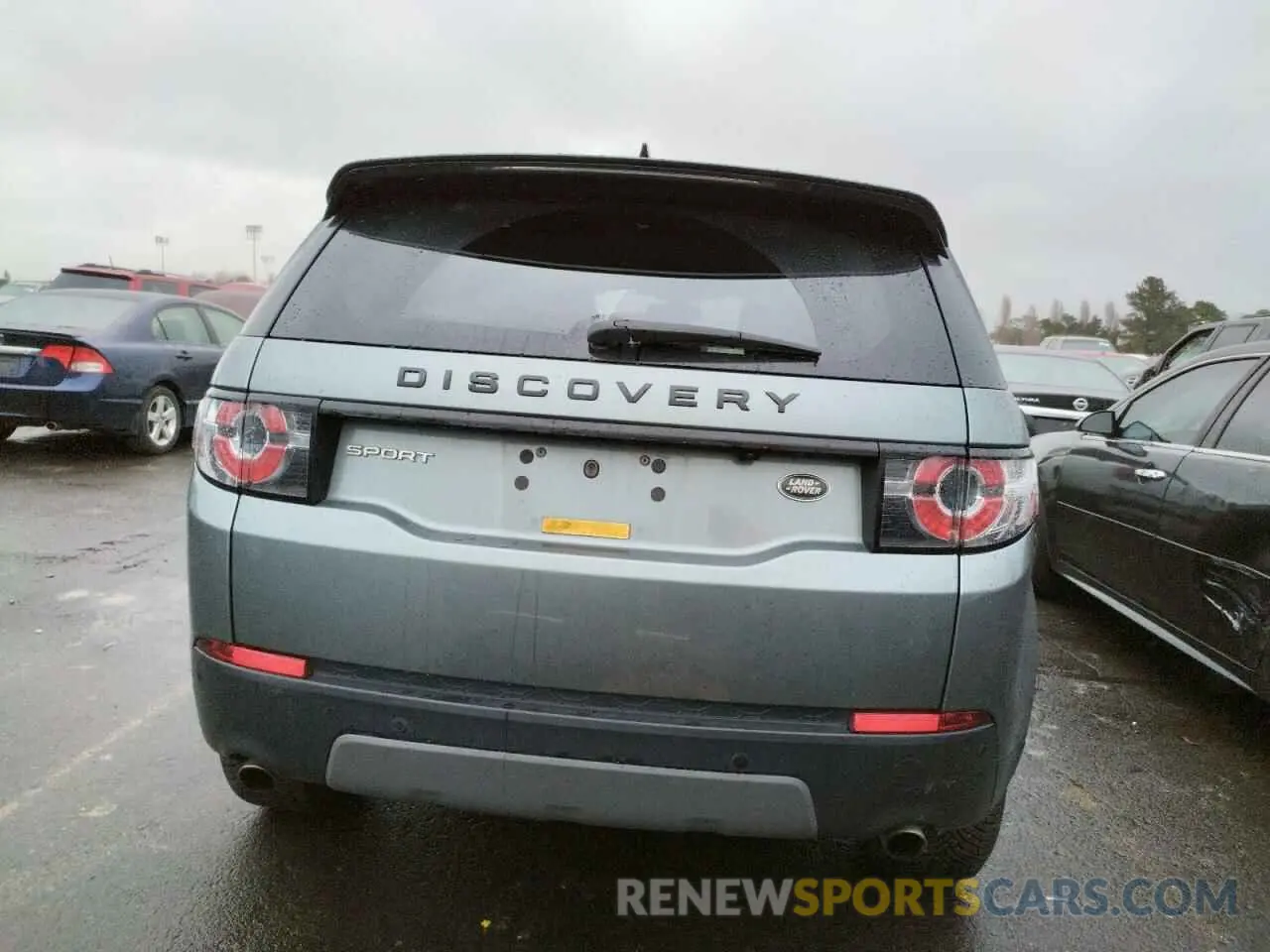 6 Photograph of a damaged car SALCP2FX5KH811489 LAND ROVER DISCOVERY 2019