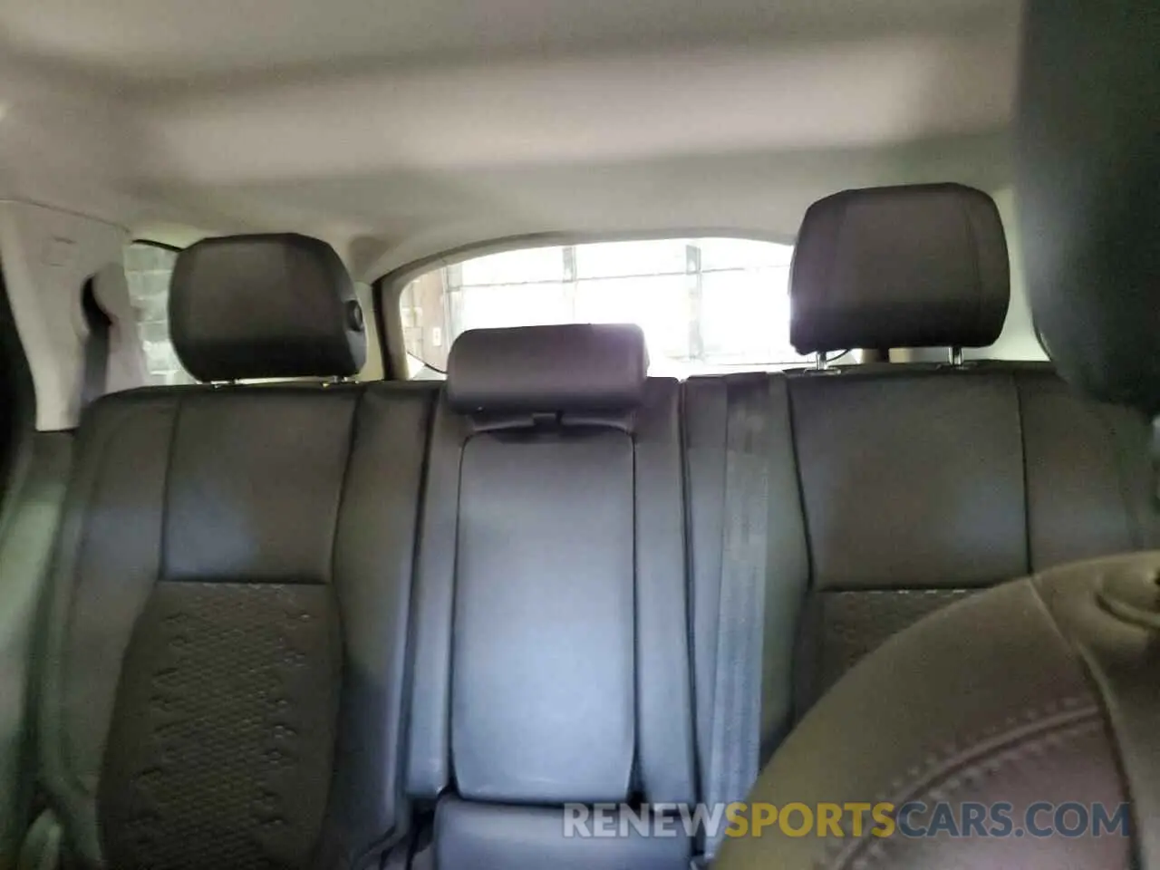 10 Photograph of a damaged car SALCP2FX5KH829488 LAND ROVER DISCOVERY 2019