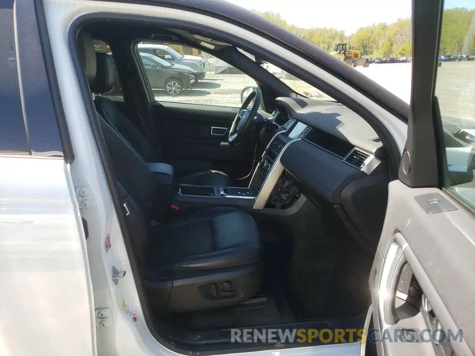 5 Photograph of a damaged car SALCP2FX6KH783427 LAND ROVER DISCOVERY 2019