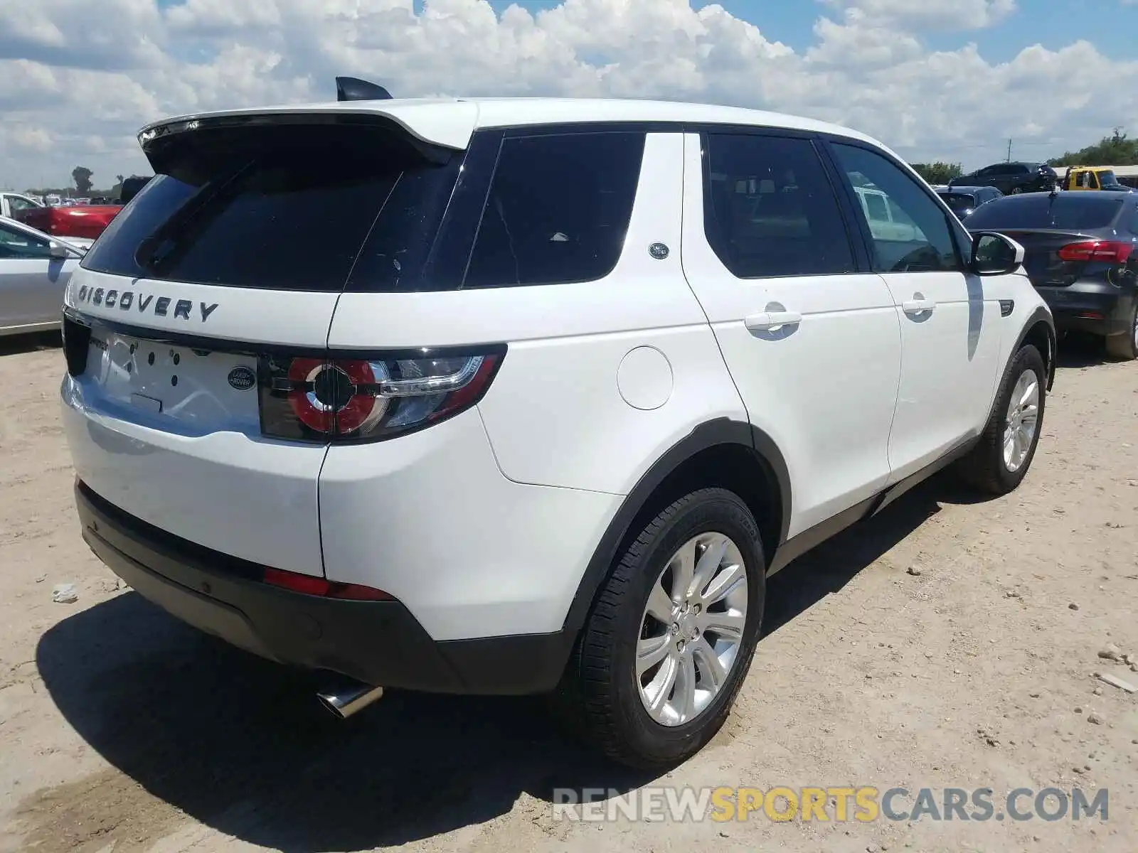 4 Photograph of a damaged car SALCP2FX6KH810688 LAND ROVER DISCOVERY 2019