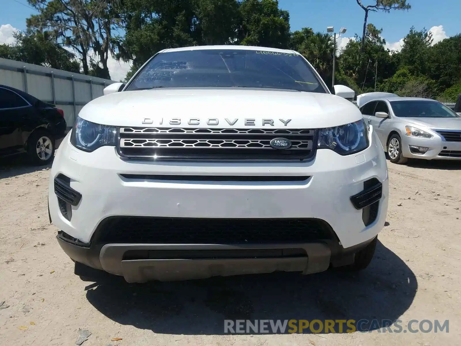 9 Photograph of a damaged car SALCP2FX6KH810688 LAND ROVER DISCOVERY 2019