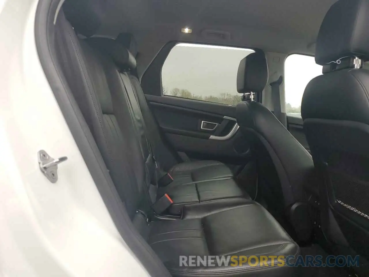 11 Photograph of a damaged car SALCP2FX6KH819424 LAND ROVER DISCOVERY 2019