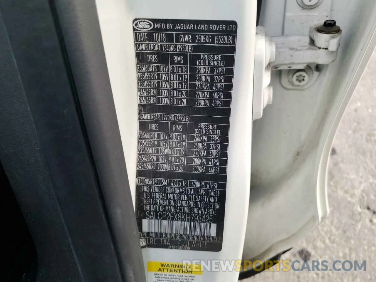 13 Photograph of a damaged car SALCP2FX8KH793425 LAND ROVER DISCOVERY 2019