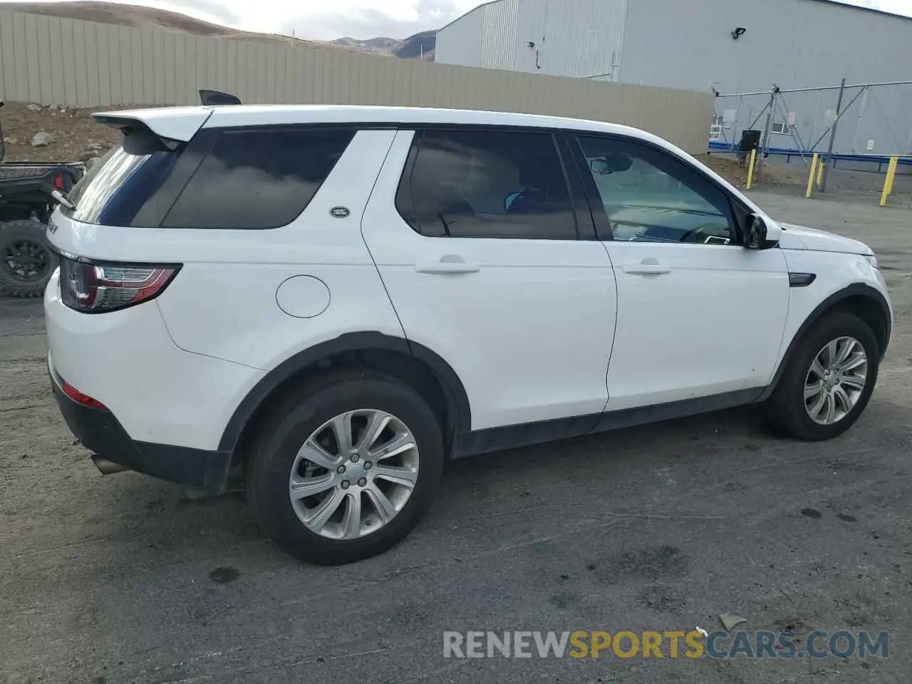 3 Photograph of a damaged car SALCP2FX8KH793425 LAND ROVER DISCOVERY 2019